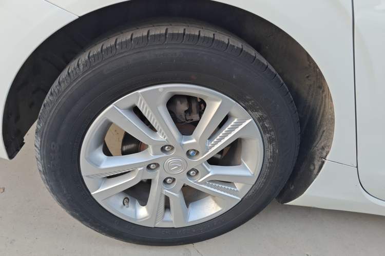Used CHANGAN Eado 2019 High-Energy Edition 1.6L GDI Manual Pioneer Model China VI Standard Right Rear Wheel Hub