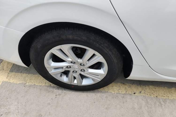 Used CHANGAN Eado 2019 High-Energy Edition 1.6L GDI Automatic Pioneer Model China VI Standard Right Rear Wheel Hub