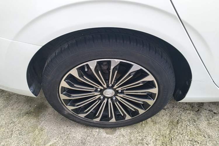 Used CHANGAN Eado 2019 Blue Whale Edition 280T GDI DCT High-Speed Model Right Rear Wheel Hub