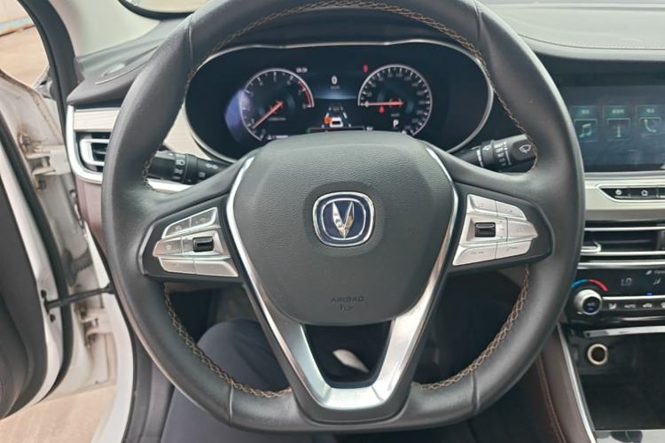 Used CHANGAN Eado 2019 High-Energy Edition 1.6L GDI Automatic Lingfeng Model China VI Standard Steering Wheel