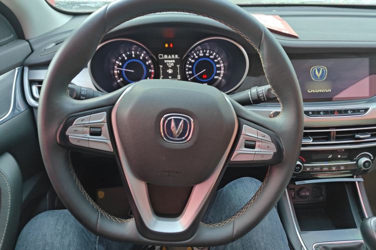 Used CHANGAN Eado 2019 High-Energy Edition 1.6L GDI Manual Pioneer Model China VI Standard Steering Wheel