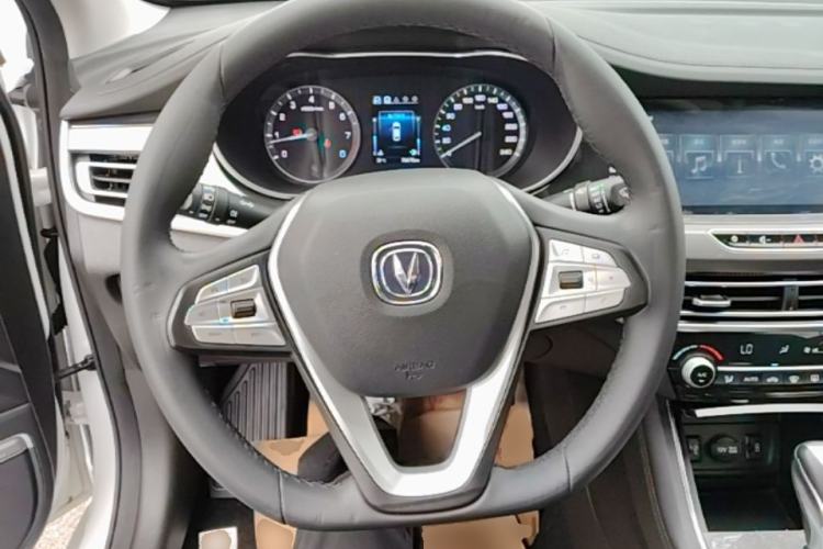 Used CHANGAN Eado 2019 Blue Whale Edition 280T GDI DCT High-Speed Model Steering Wheel
