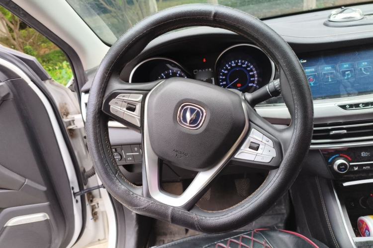 Used CHANGAN Eado 2019 High-Energy Edition 1.6L GDI Manual Pioneer Model China VI Standard Steering Wheel