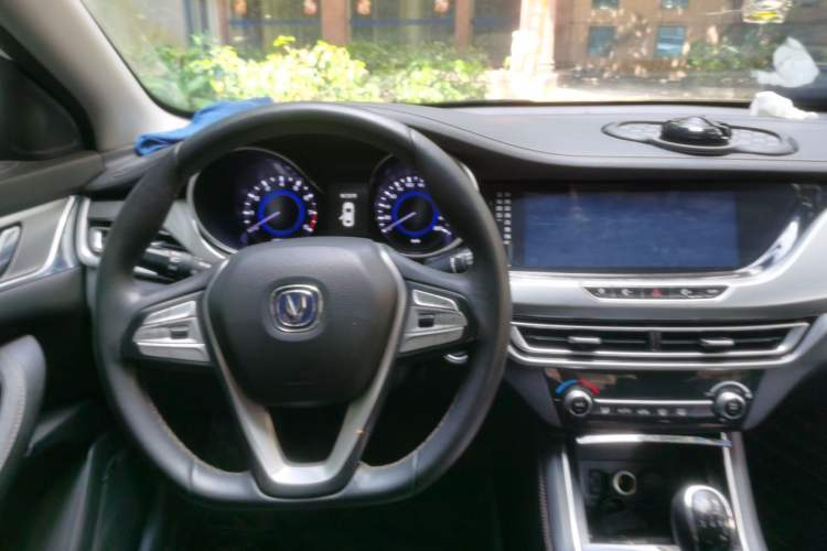 Used CHANGAN Eado 2019 High-Energy Edition 1.6L GDI Manual Pioneer Model China VI Standard Steering Wheel