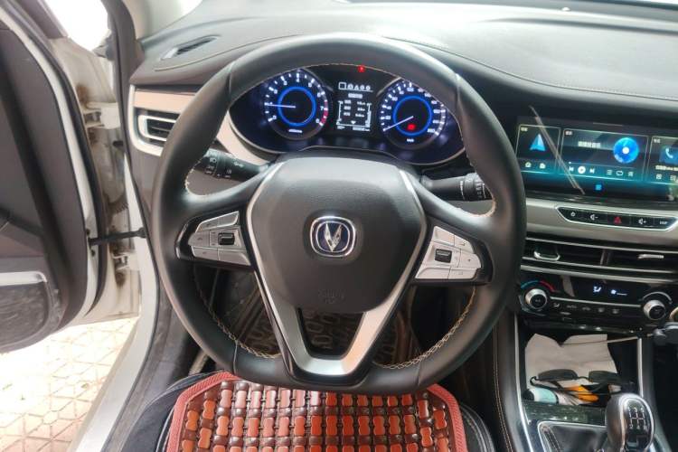 Used CHANGAN Eado 2019 High-Energy Edition 1.6L GDI Manual Pioneer Model China VI Standard Steering Wheel