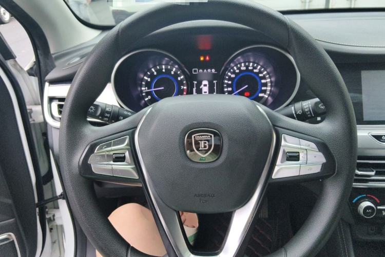 Used CHANGAN Eado 2019 1.6L GDI Manual Value Edition China VI Standard Steering Wheel