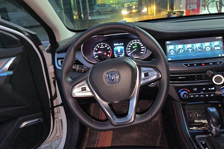 Used CHANGAN Eado 2019 Blue Whale Edition 280T GDI DCT High-Speed Model Steering Wheel