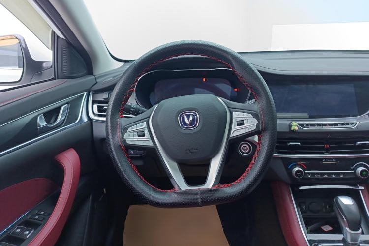 Used CHANGAN Eado 2019 Blue Whale Edition 280T GDI DCT Light-Speed Model Steering Wheel