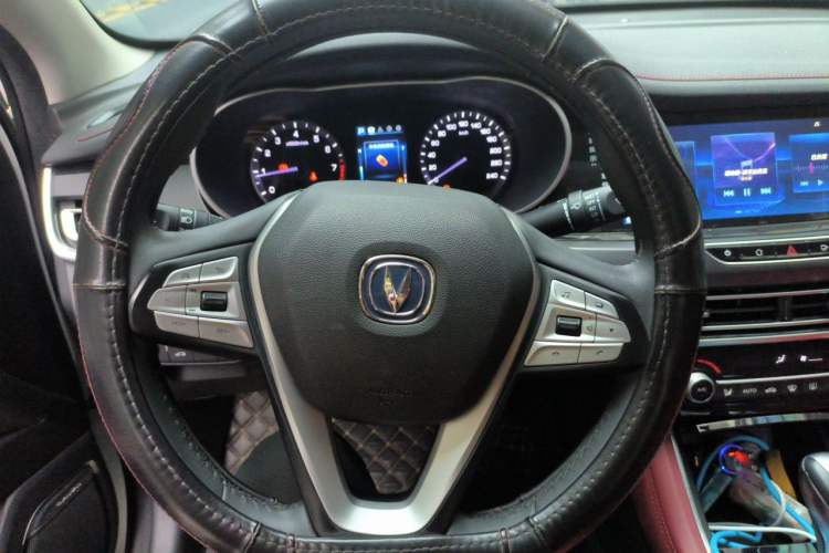 Used CHANGAN Eado 2019 Blue Whale Edition 280T GDI DCT High-Speed Model Steering Wheel