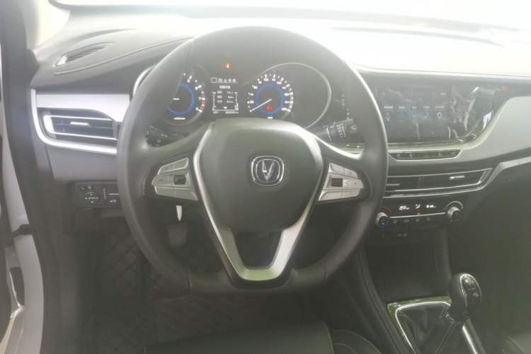 Used CHANGAN Eado 2019 1.6L GDI Manual Value Edition China VI Standard Steering Wheel