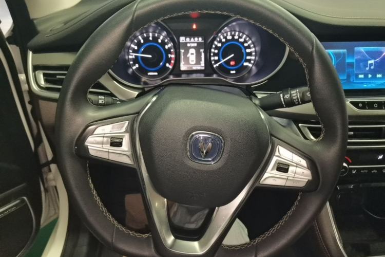 Used CHANGAN Eado 2019 High-Energy Edition 1.6L GDI Automatic Zhenfeng Model China VI Standard Steering Wheel