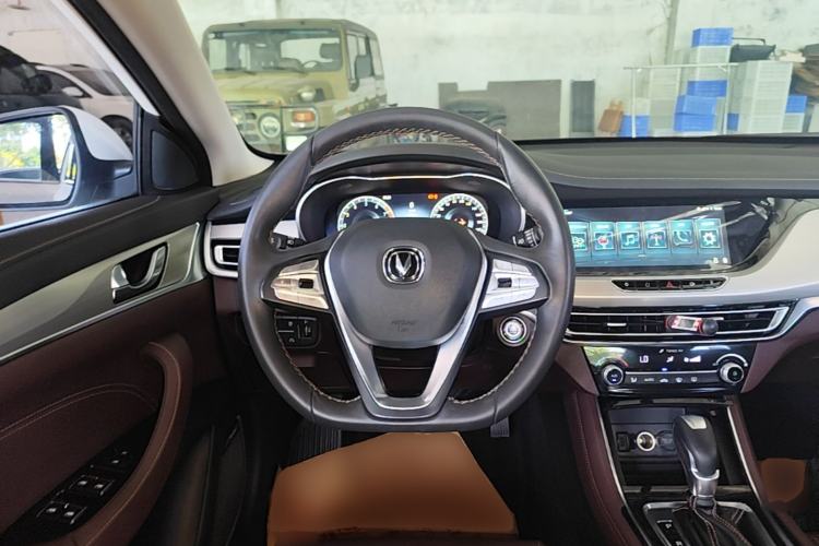 Used CHANGAN Eado 2019 Blue Whale Edition 280T GDI DCT Light-Speed Model Steering Wheel
