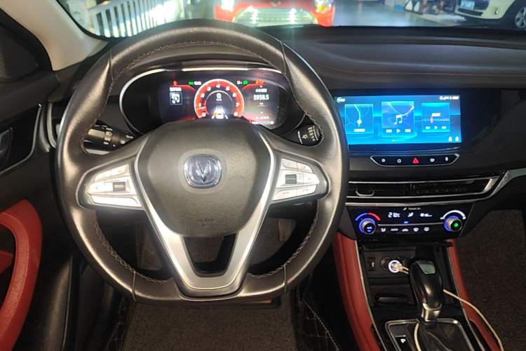 Used CHANGAN Eado 2019 Blue Whale Edition 280T GDI DCT Light-Speed Model Steering Wheel