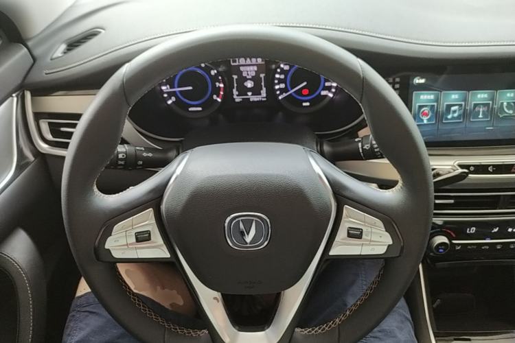Used CHANGAN Eado 2019 High-Energy Edition 1.6L GDI Manual Pioneer Model China VI Standard Steering Wheel