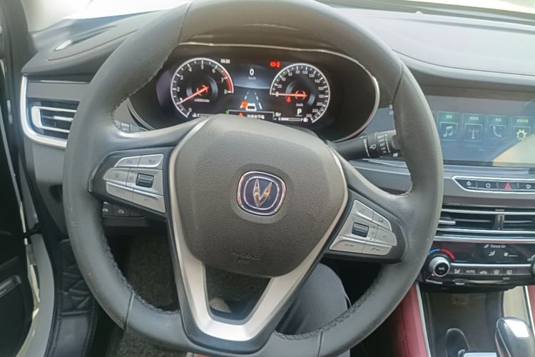 Used CHANGAN Eado 2019 Blue Whale Edition 280T GDI DCT Light-Speed Model Steering Wheel