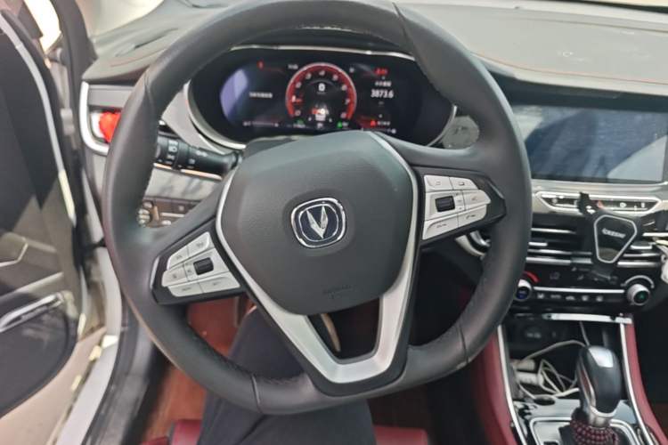 Used CHANGAN Eado 2019 Blue Whale Edition 280T GDI DCT Light-Speed Model Steering Wheel