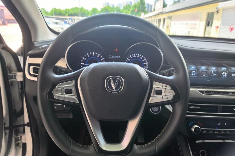 Used CHANGAN Eado 2019 High-Energy Edition 1.6L GDI Manual Pioneer Model China VI Standard Steering Wheel