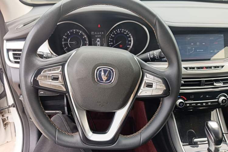 Used CHANGAN Eado 2019 High-Energy Edition 1.6L GDI Automatic Pioneer Model China VI Standard Steering Wheel