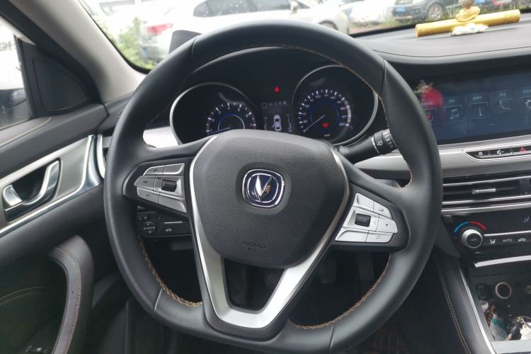 Used CHANGAN Eado 2019 High-Energy Edition 1.6L GDI Manual Pioneer Model China VI Standard Steering Wheel