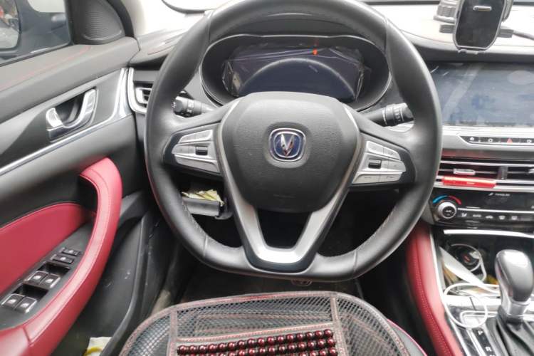 Used CHANGAN Eado 2019 Blue Whale Edition 280T GDI DCT Light-Speed Model Steering Wheel
