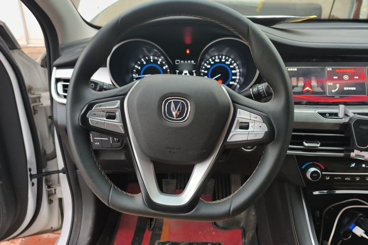 Used CHANGAN Eado 2019 High-Energy Edition 1.6L GDI Manual Pioneer Model China VI Standard Steering Wheel
