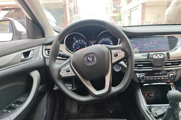 Used CHANGAN Eado 2019 High-Energy Edition 1.6L GDI Manual Pioneer Model China VI Standard Steering Wheel