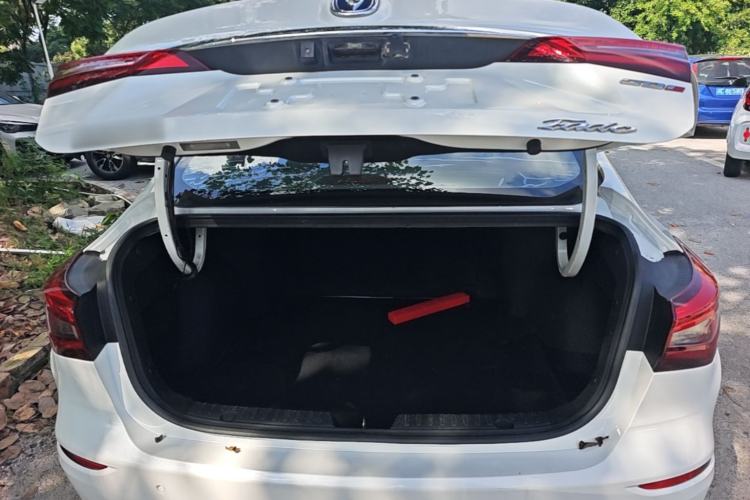 Used CHANGAN Eado 2019 High-Energy Edition 1.6L GDI Automatic Pioneer Model China VI Standard Trunk
