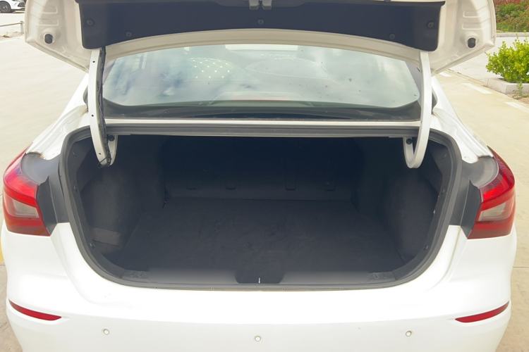 Used CHANGAN Eado 2019 1.6L GDI Manual Value Edition China VI Standard Trunk