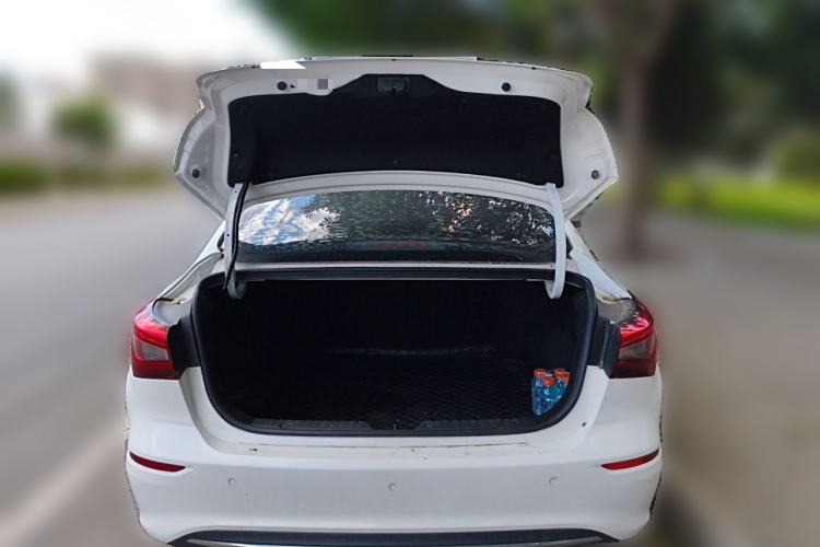 Used CHANGAN Eado 2019 High-Energy Edition 1.6L GDI Automatic Pioneer Model China VI Standard Trunk