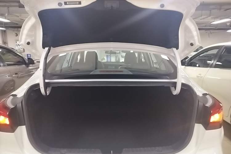 Used CHANGAN Eado 2019 1.6L GDI Manual Value Edition China VI Standard Trunk