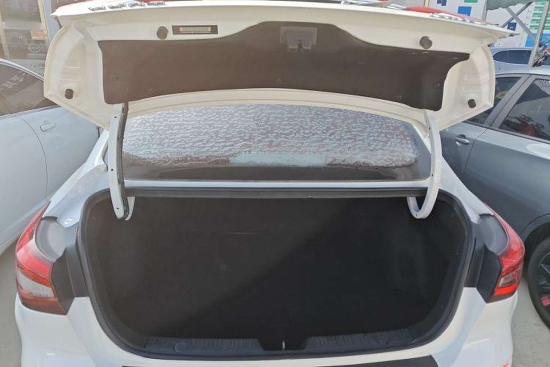 Used CHANGAN Eado 2019 High-Energy Edition 1.6L GDI Manual Pioneer Model China VI Standard Trunk
