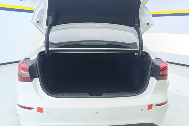 Used CHANGAN Eado 2019 Blue Whale Edition 280T GDI DCT Light-Speed Model Trunk