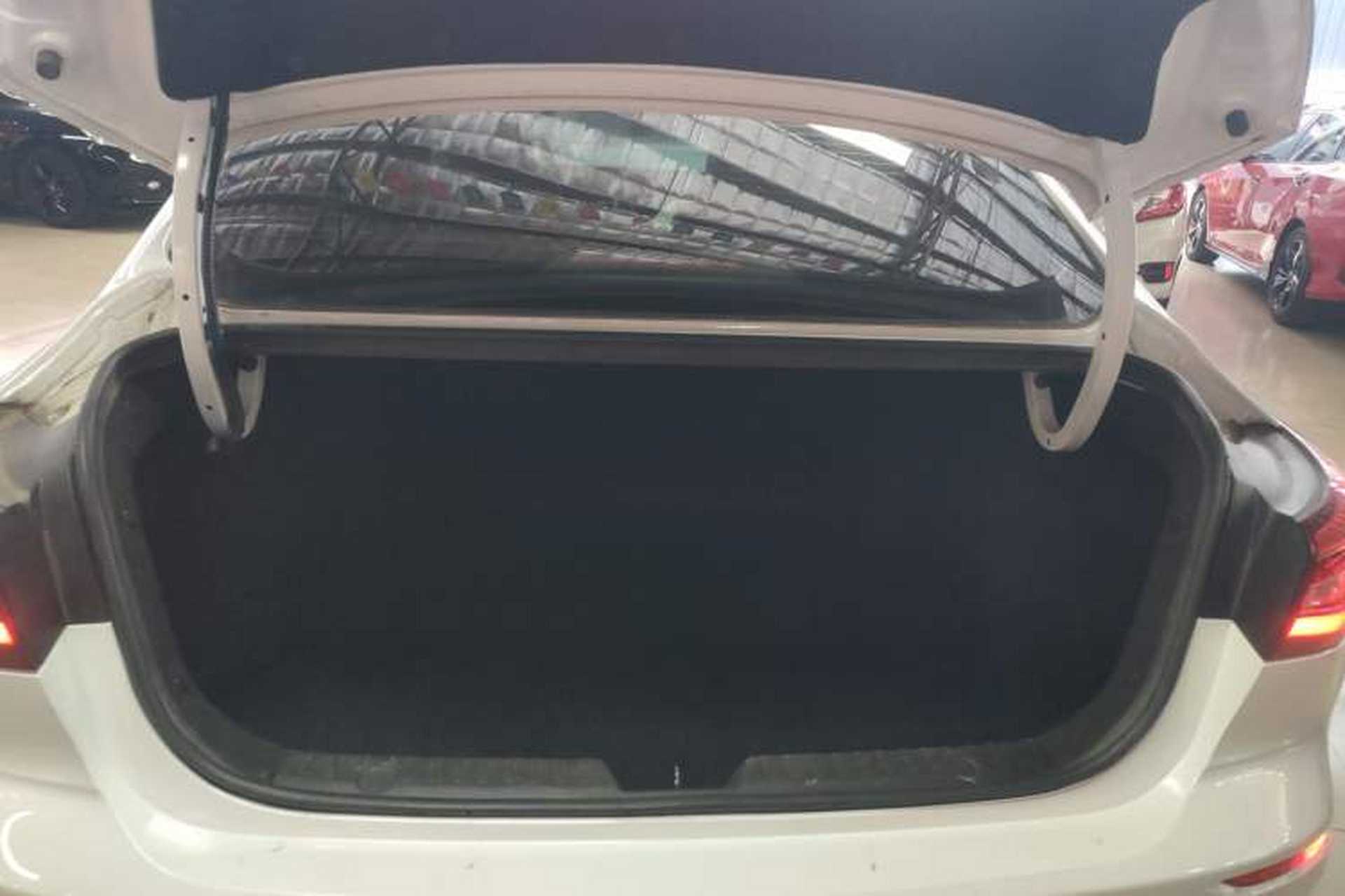 Used CHANGAN Eado 2019 High-Energy Edition 1.6L GDI Manual Pioneer Model China VI Standard Trunk