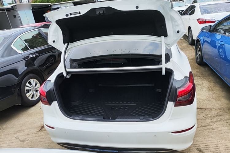 Used CHANGAN Eado 2019 1.6L GDI Manual Value Edition China VI Standard Trunk