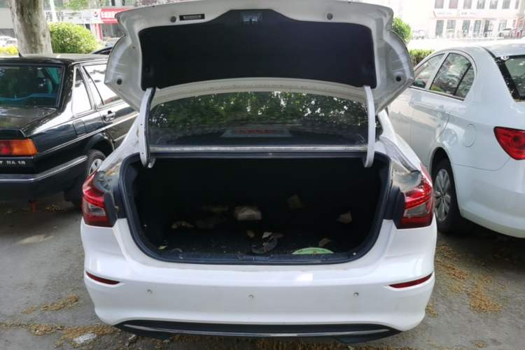 Used CHANGAN Eado 2019 1.6L GDI Manual Value Edition China VI Standard Trunk
