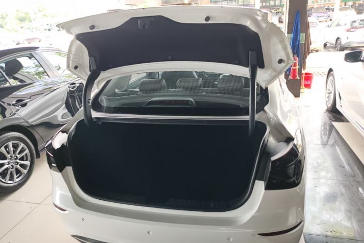 Used CHANGAN Eado 2019 High-Energy Edition 1.6L GDI Manual Lingfeng Model China VI Standard Trunk