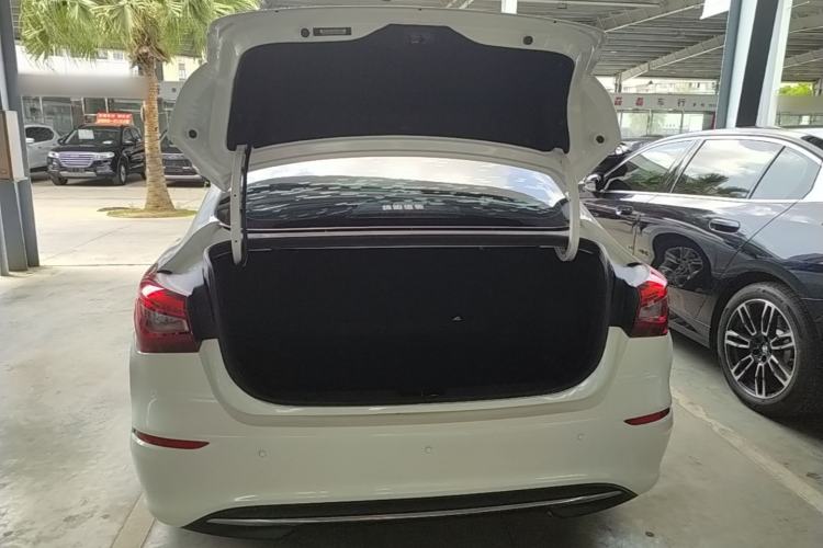 Used CHANGAN Eado 2019 High-Energy Edition 1.6L GDI Manual Pioneer Model China VI Standard Trunk