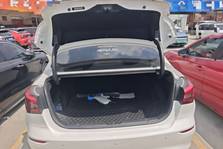 Used CHANGAN Eado 2019 Blue Whale Edition 280T GDI DCT Light-Speed Model Trunk