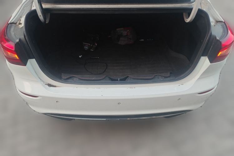 Used CHANGAN Eado 2019 High-Energy Edition 1.6L GDI Manual Pioneer Model China VI Standard Trunk