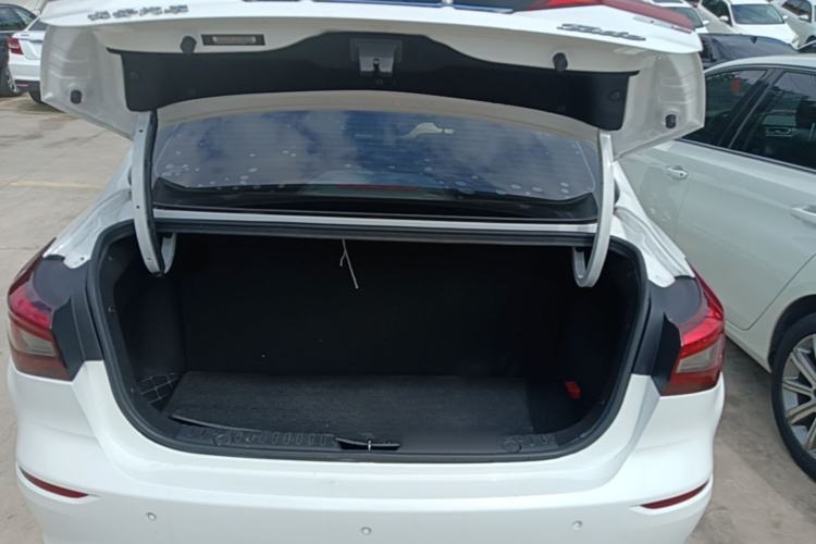 Used CHANGAN Eado 2019 High-Energy Edition 1.6L GDI Automatic Pioneer Model China VI Standard Trunk
