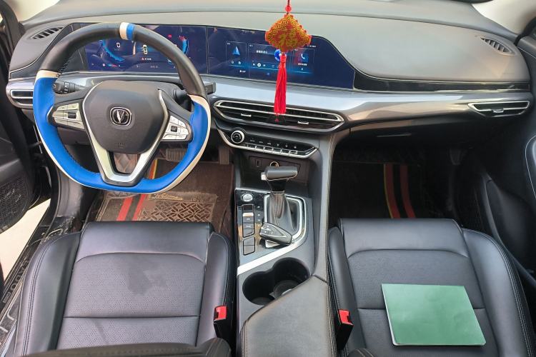 Used CHANGAN Eado 2020 PLUS Blue Whale NE 1.4T GDI DCT Prestige Model Center Console