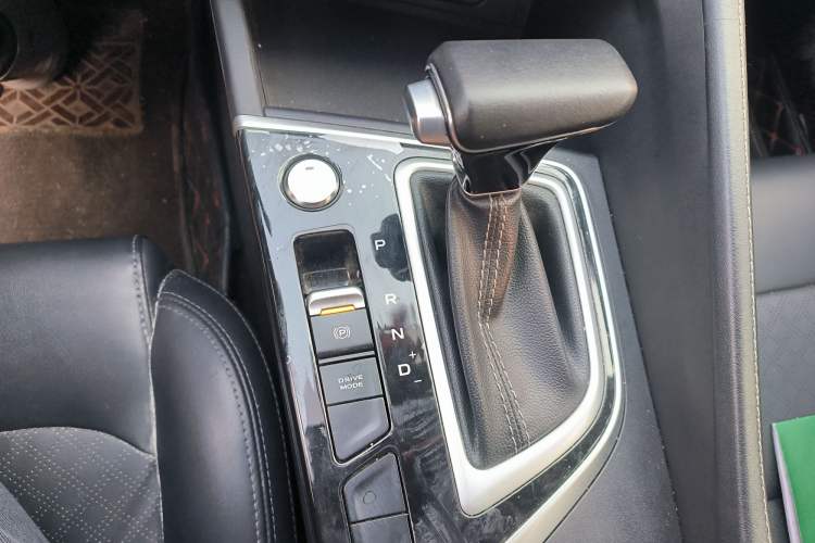 Used CHANGAN Eado 2020 PLUS Blue Whale NE 1.4T GDI DCT Prestige Model Gear Lever