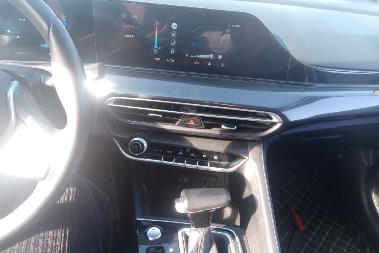 Used CHANGAN Eado 2020 PLUS Blue Whale NE 1.4T GDI DCT Prestige Model Audio And AC Panel