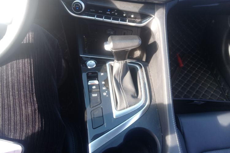 Used CHANGAN Eado 2020 PLUS Blue Whale NE 1.4T GDI DCT Prestige Model Gear Lever