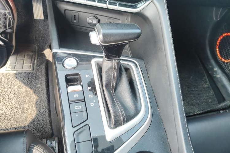 Used CHANGAN Eado 2020 PLUS Blue Whale NE 1.4T GDI DCT Prestige Model Gear Lever