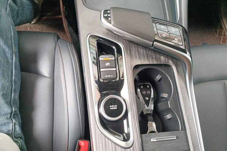 Used CHANGAN Eado 2020 PLUS Blue Whale NE 1.4T GDI DCT Flagship Model Gear Lever