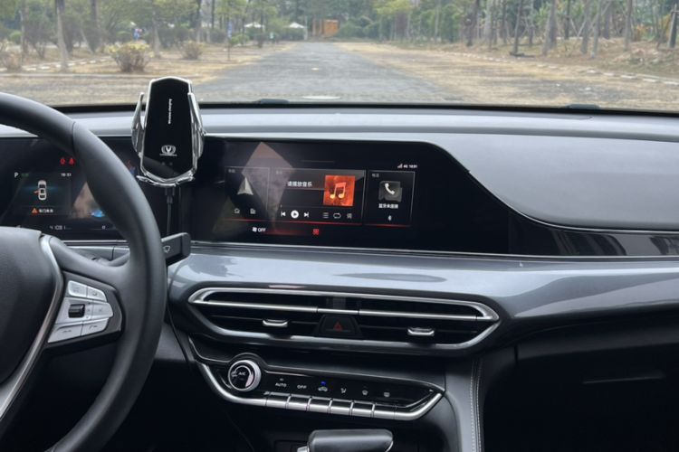 Used CHANGAN Eado 2020 PLUS Blue Whale NE 1.4T GDI DCT Prestige Model Audio And AC Panel