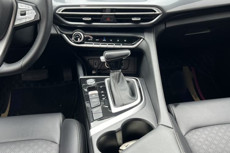 Used CHANGAN Eado 2020 PLUS Blue Whale NE 1.4T GDI DCT Prestige Model Interior 5