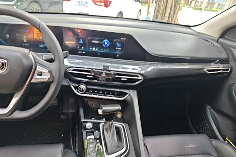 Used CHANGAN Eado 2020 PLUS Blue Whale NE 1.4T GDI DCT Prestige Model Audio And AC Panel