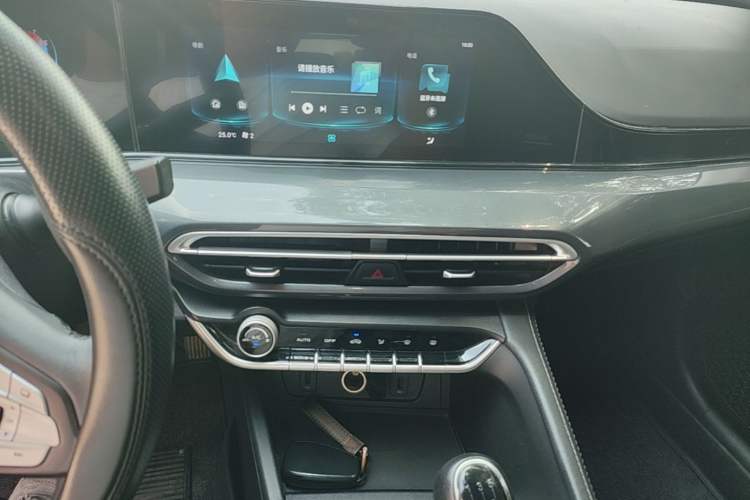Used CHANGAN Eado 2020 PLUS 1.6L GDI Manual Luxury Model Audio And AC Panel